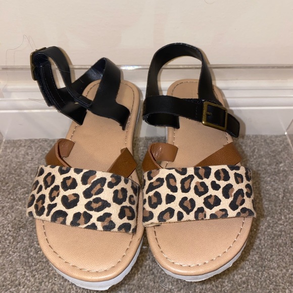 Old Navy Other - Old Navy Leopard Sandals